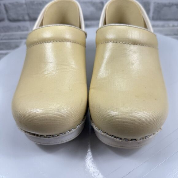 Dansko XP Professional Vegan Leather Women’s Size 39- US 8.5/9 Yellow Clogs - Picture 7 of 12